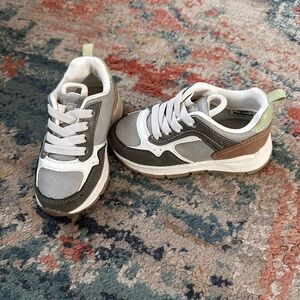 Stylish Kids Sneakers - Gray, White, and Brown